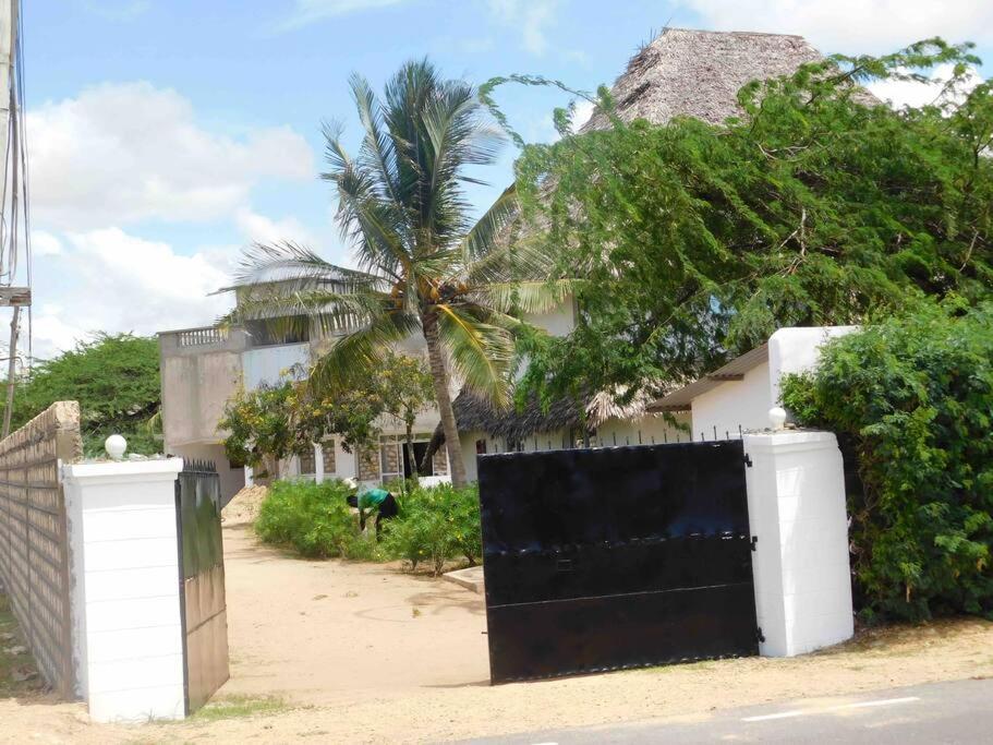 Holiday Home In Malindi Mambrui Buitenkant foto